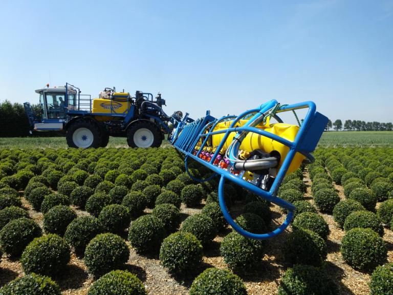 Luchtondersteuning naar voren